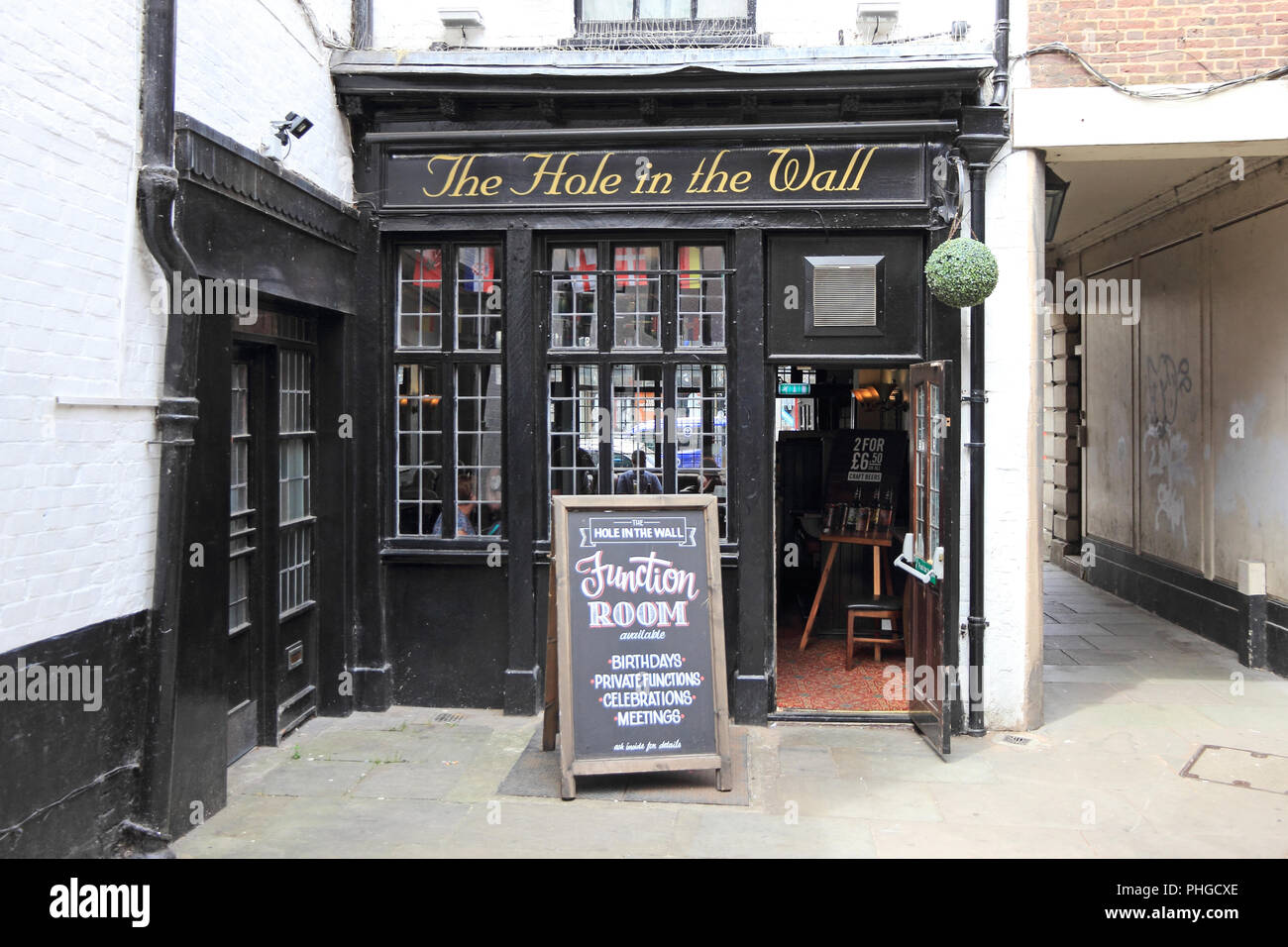 Il foro nella parete pub, Shrewsbury Foto Stock