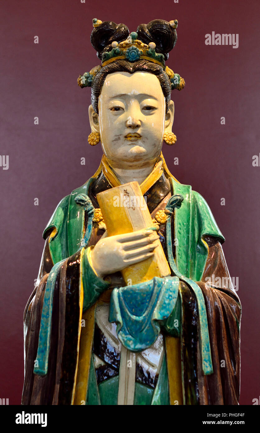 Il cinese la figura di un assistente per il giudice di Inferno - Cina del Nord, Dinastia Ming (1522-1620) British Museum, Bloomsbury, Londra, Inghilterra, Regno Unito. Fi femmina Foto Stock