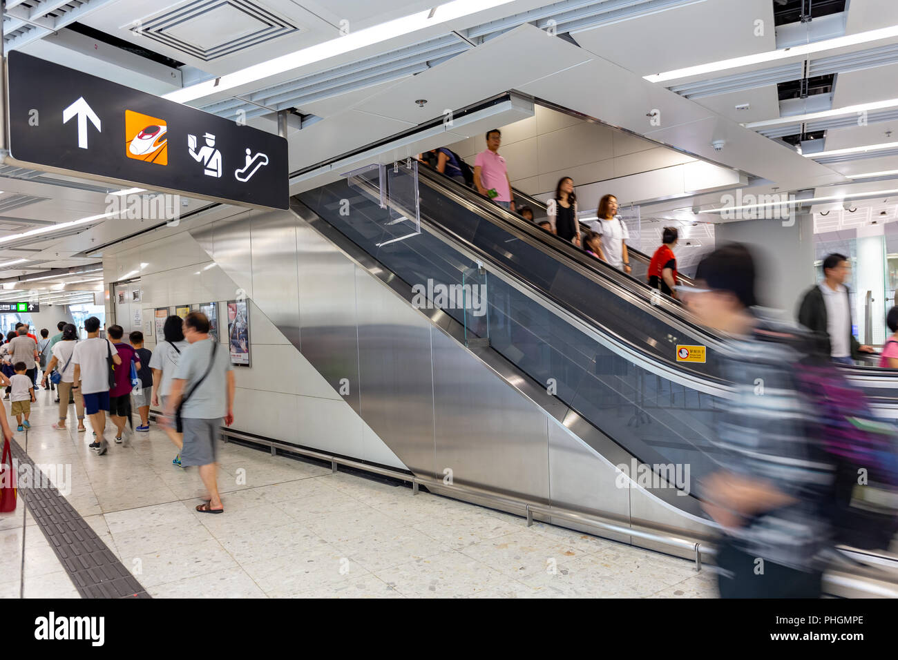 Settembre 01, 2018, Hong Kong, Cina: vista interna di Express Rail Link-Hong Kong West Kowloon Station. La gente visita la stazione a Open Days Foto Stock