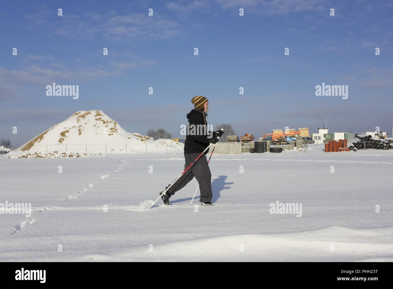 Uomo di anni medi di sci Foto Stock
