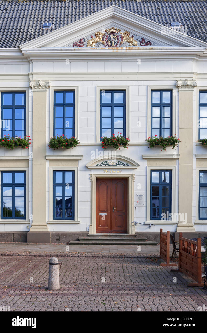 Town Hall Esens ingresso con ornamenti d'oro Foto Stock