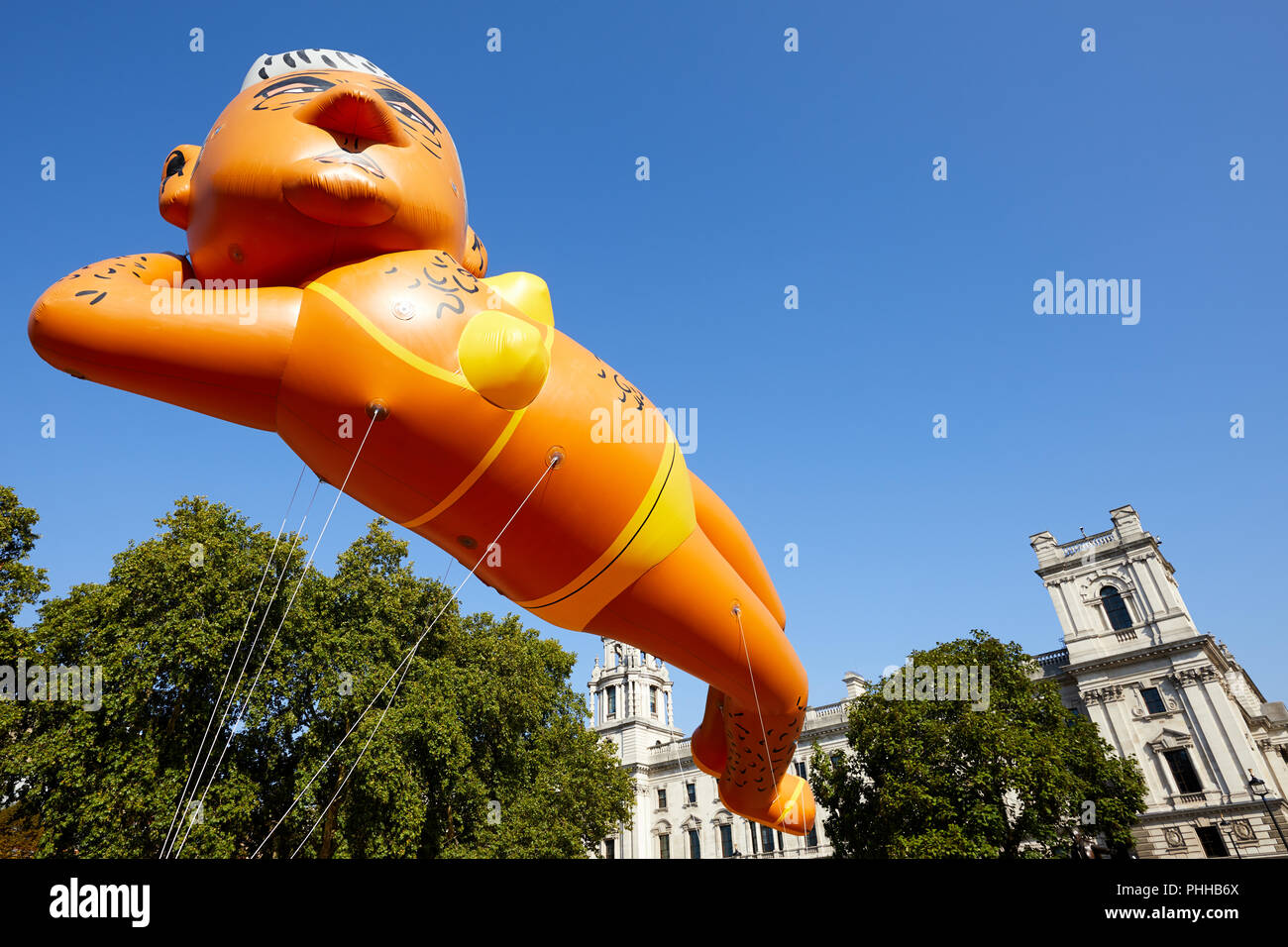 London, Regno Unito - 1 Settembre 2018: un pallone del sindaco di Londra Sadiq Khan è volato in piazza del Parlamento a rendere sicuro di Londra protesta. Credito: Kevin Frost/Alamy Live News Foto Stock