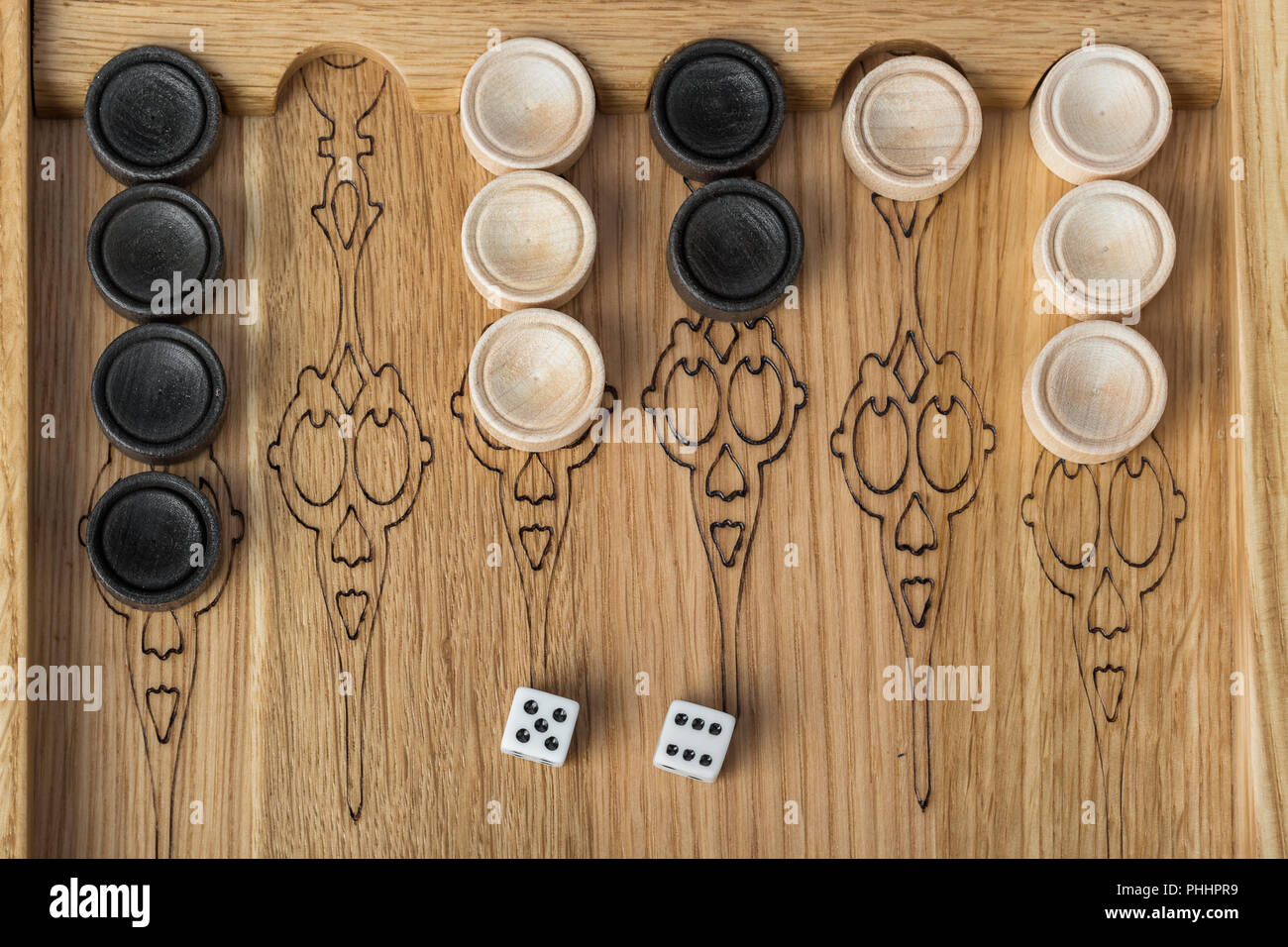 Il Backgammon playing field e dadi Foto Stock