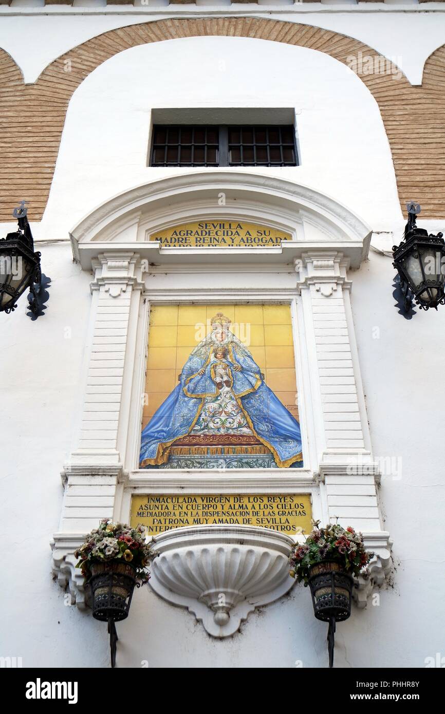Immagine di Santa presso la casa, Sevilla Foto Stock