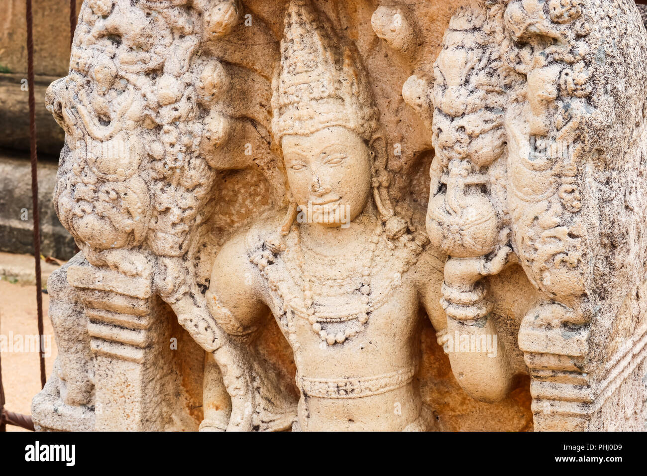 Close up di antiche Guardstone, Muragala, Anuradhapura, Sri Lanka Foto Stock