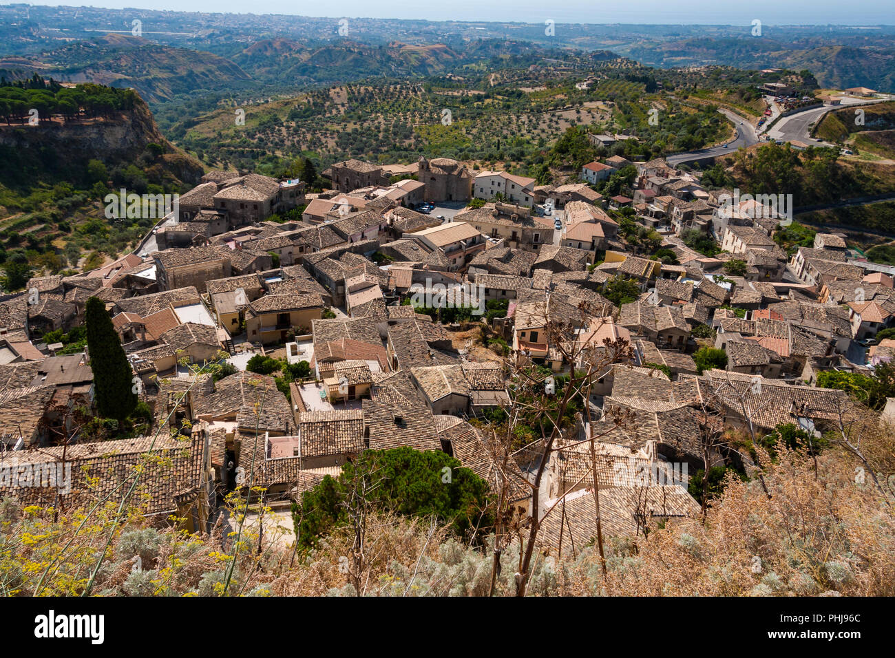 Vista in elevazione di Gerace, Calabria, Italia Foto Stock