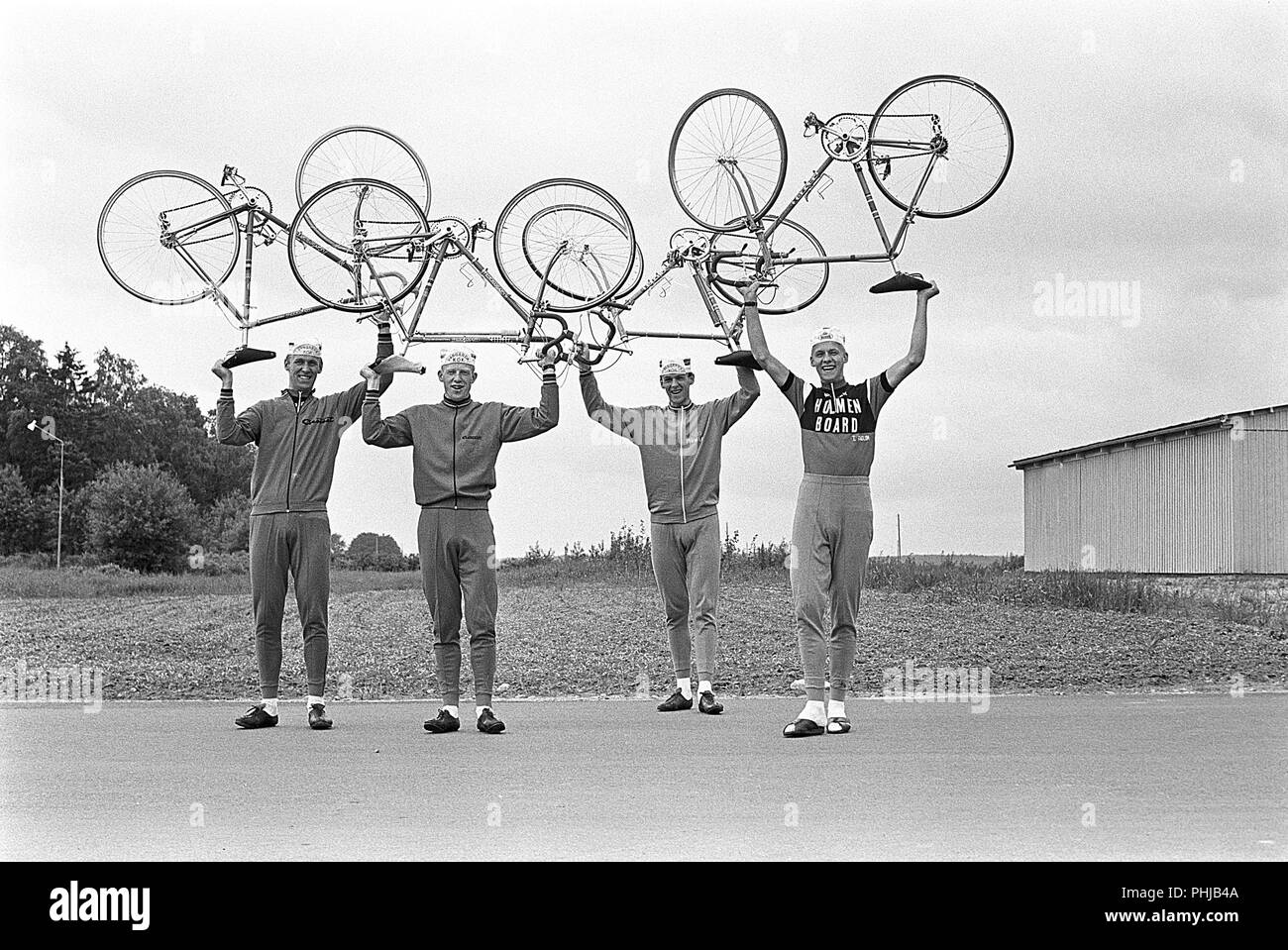 Anni sessanta ciclisti. Il Fåglum fratelli erano ciclista svedese Erik, Gösta, Sture e Tomas Pettersson. I fratelli ha vinto il team time trial mondiale amatoriale di ciclismo tra il 1967-1969 lungo con una medaglia d'argento alle 1968 Olimpiadi di estate. Essi sono stati aggiudicati la Svenska Dagbladet Gold Medal. La Svezia 1967 Foto Stock