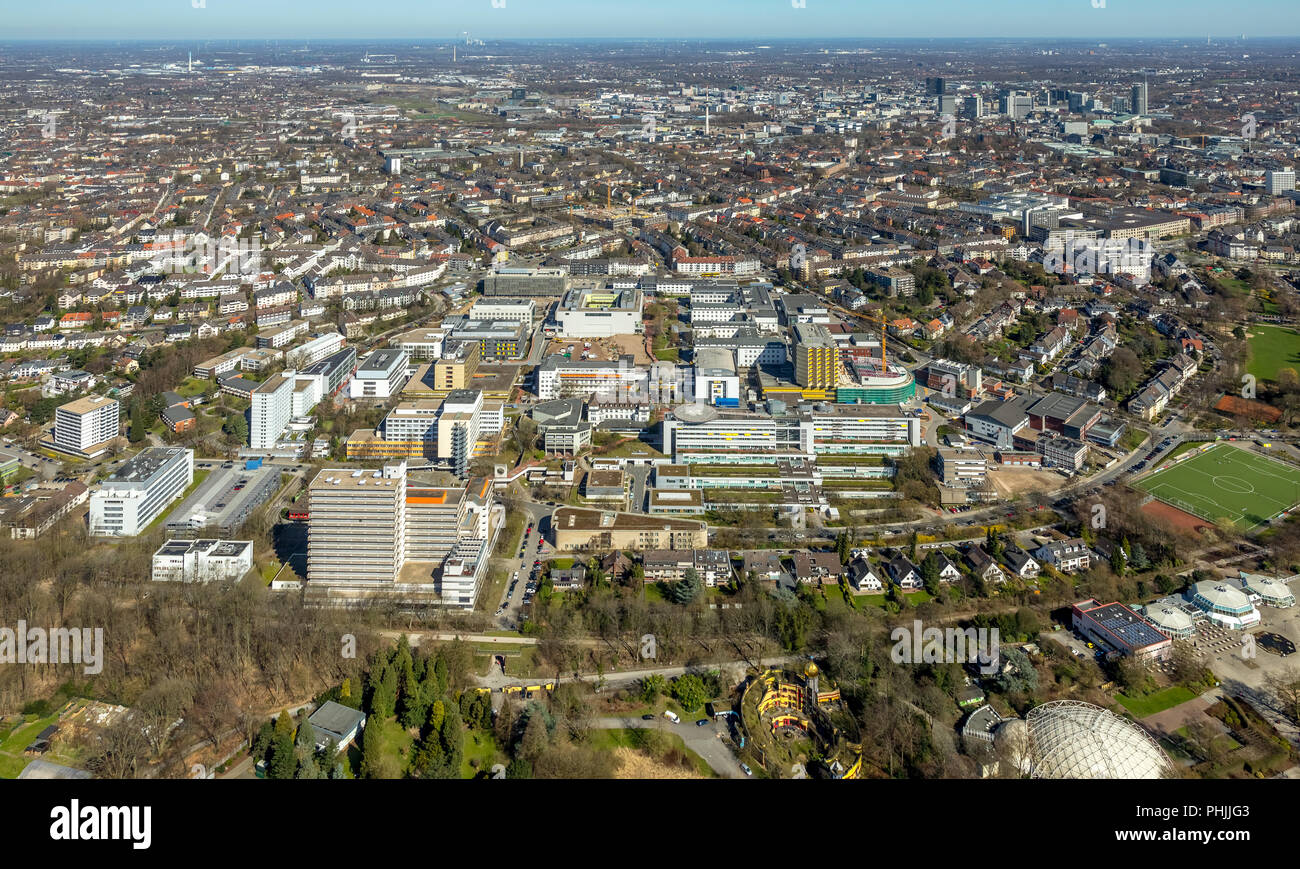 Ospedale dell'Università di Essen con siti di costruzione di Essen nella zona della Ruhr in NRW. Essen, la zona della Ruhr, Renania settentrionale-Vestfalia, Germania, Essen, DEU, Eur Foto Stock