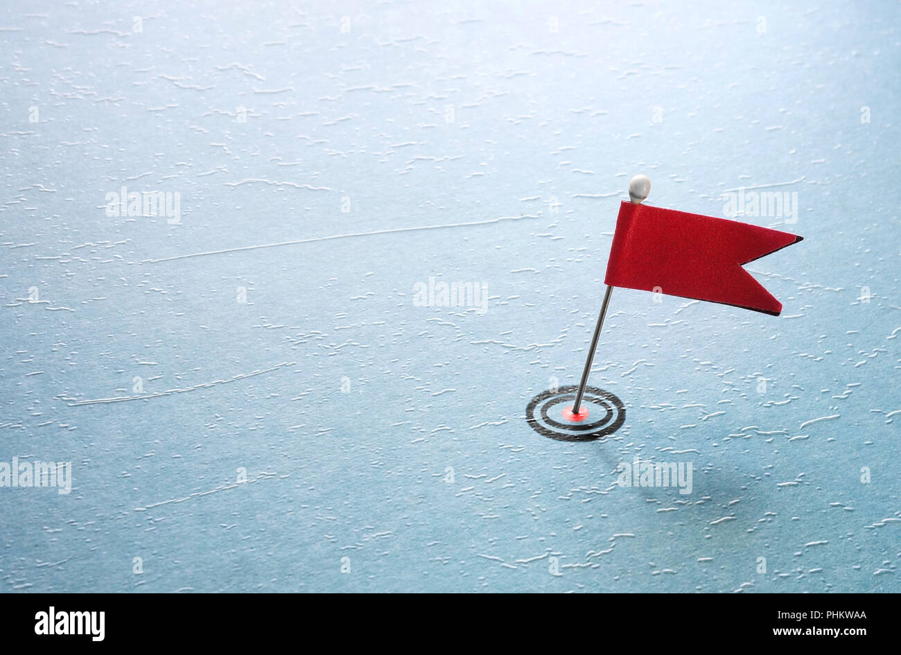 Il pin di destinazione bandiera rossa Foto Stock