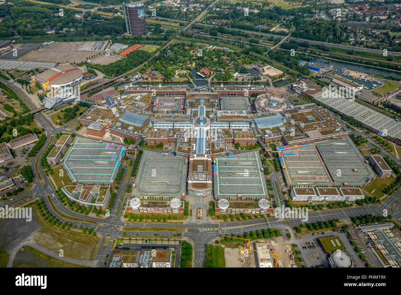 Vista aerea, Neue Mitte Oberhausen Am Centro Oberhausen con ex acciaierie, Oberhausen, la zona della Ruhr, Renania settentrionale-Vestfalia, Germania, DEU, Europa, b Foto Stock