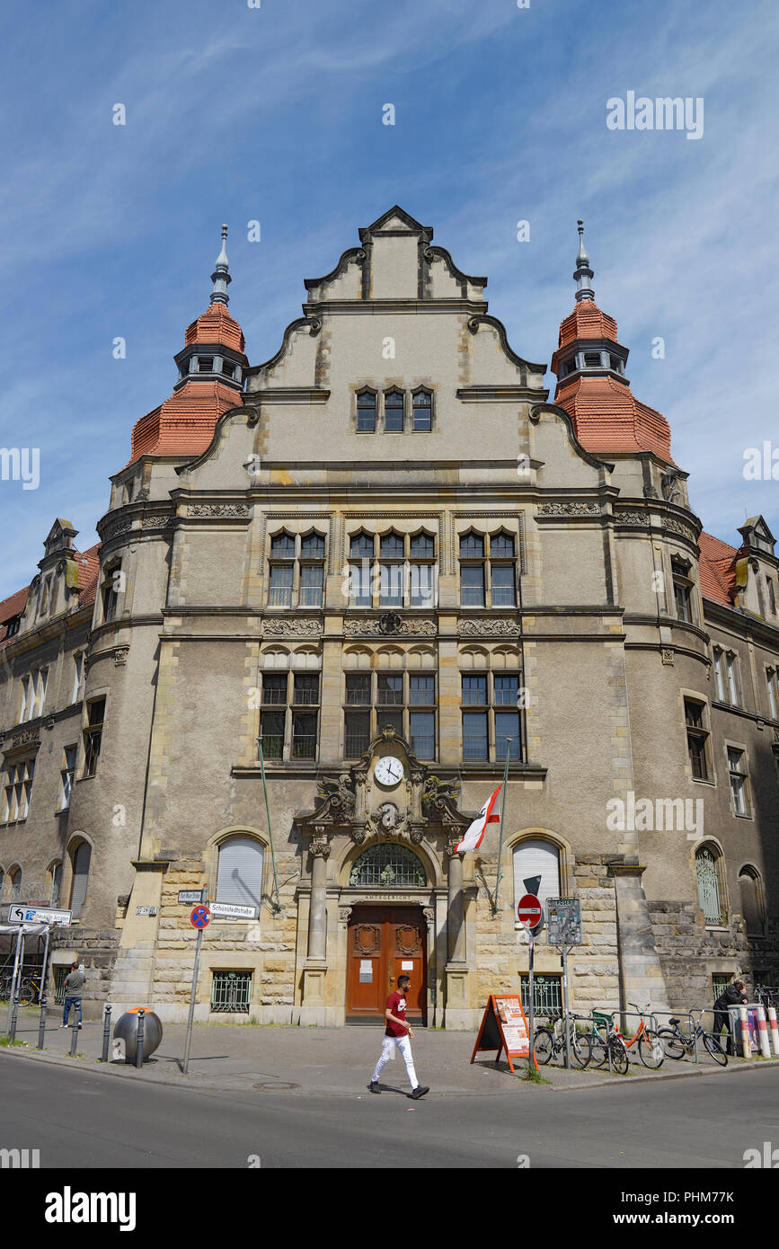 Amtsgericht Neukoelln, Karl-Marx-Strasse, Neukoelln, Berlino, Deutschland / Neukoelln Foto Stock
