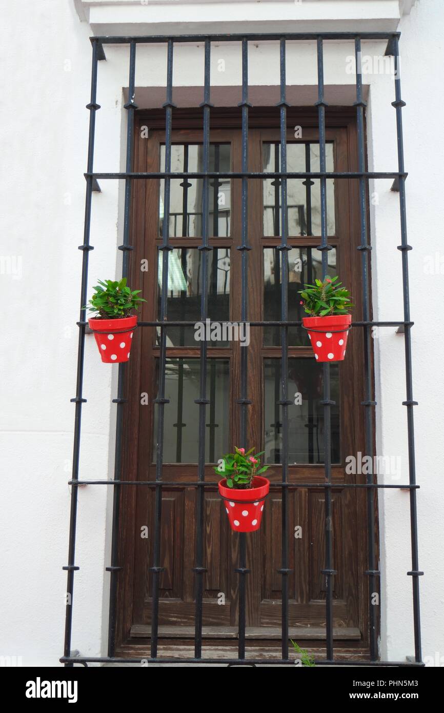 Fioriere in ferro battuto griglie, Andalusia Foto Stock