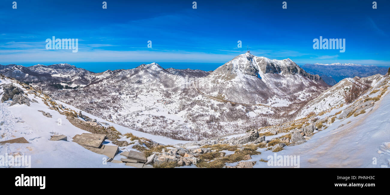 Winterscape di montagna del Parco nazionale di Lovcen Foto Stock