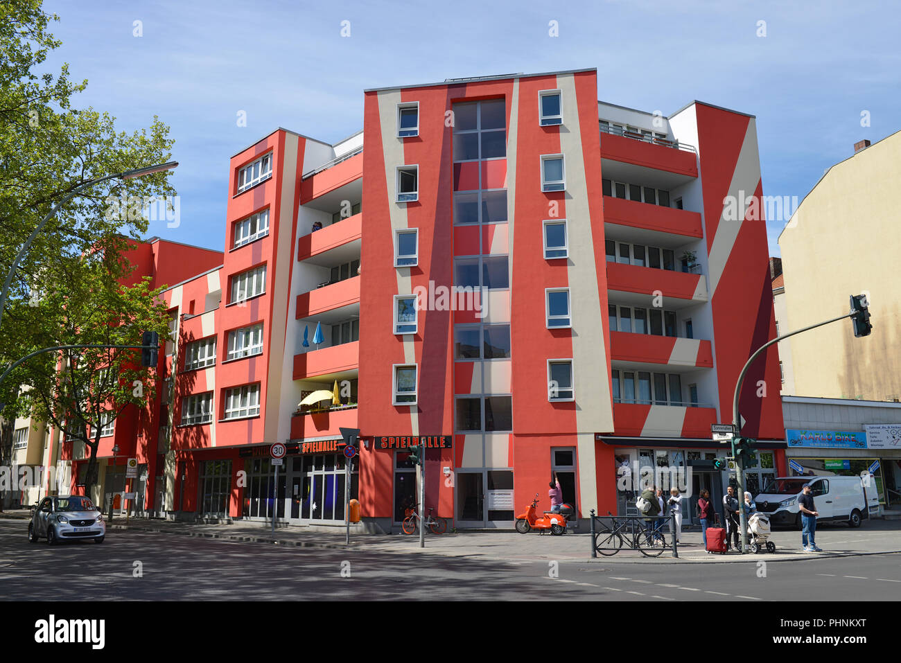 Neubauten, Saalestrasse, Sonnenallee Neukoelln, Berlino, Deutschland Foto Stock
