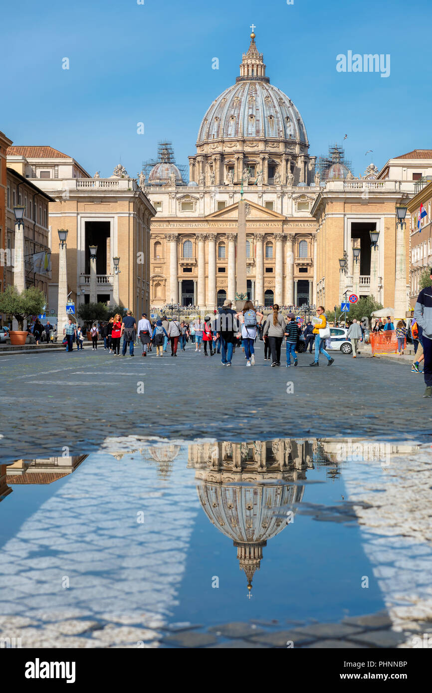 Vista di San Pietro in Vaticano, Roma, Italia. Foto Stock