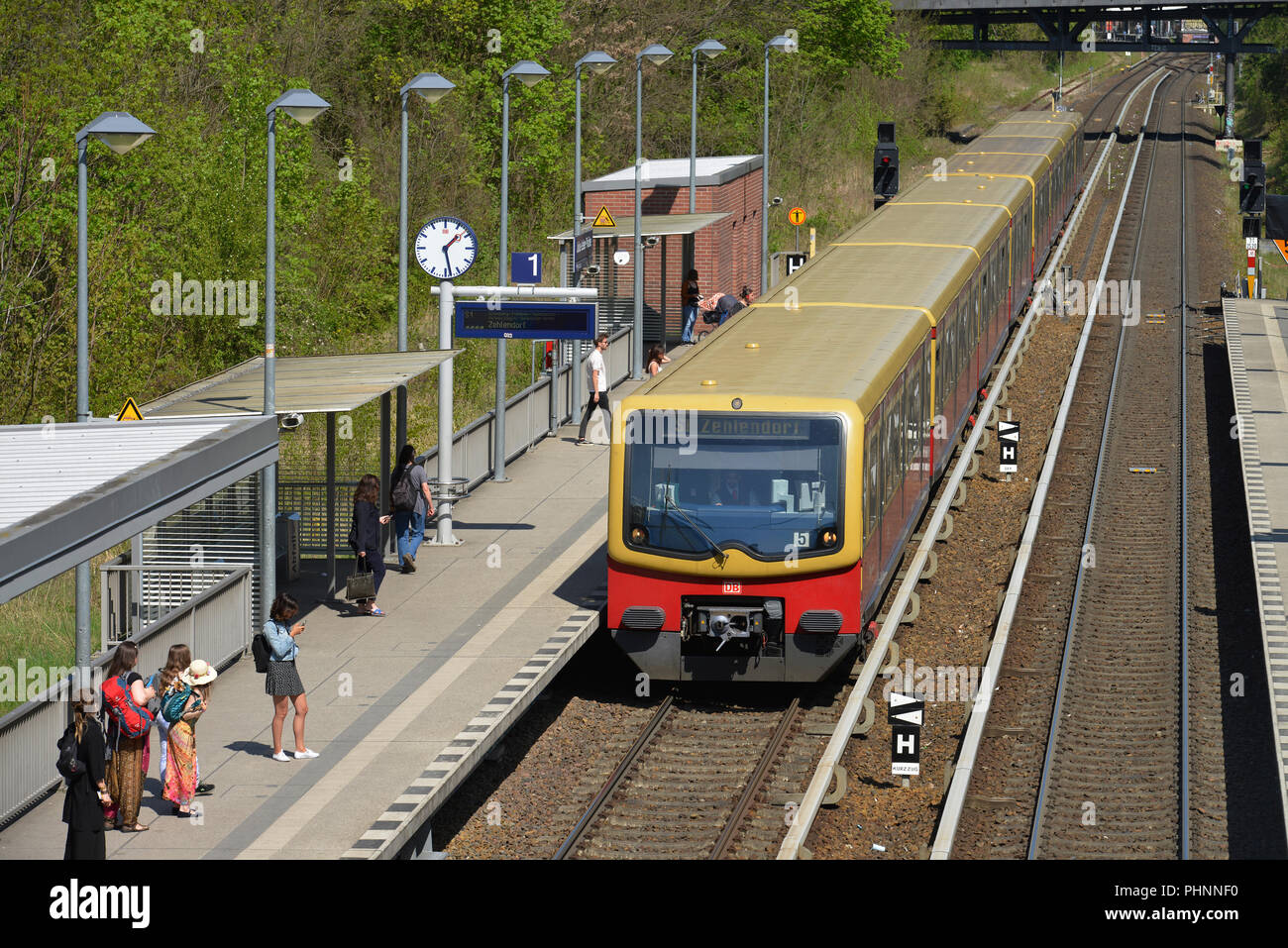 S-Bahnhof, Julius-Leber-Bruecke, Schoeneberg, Berlino, Deutschland Foto Stock