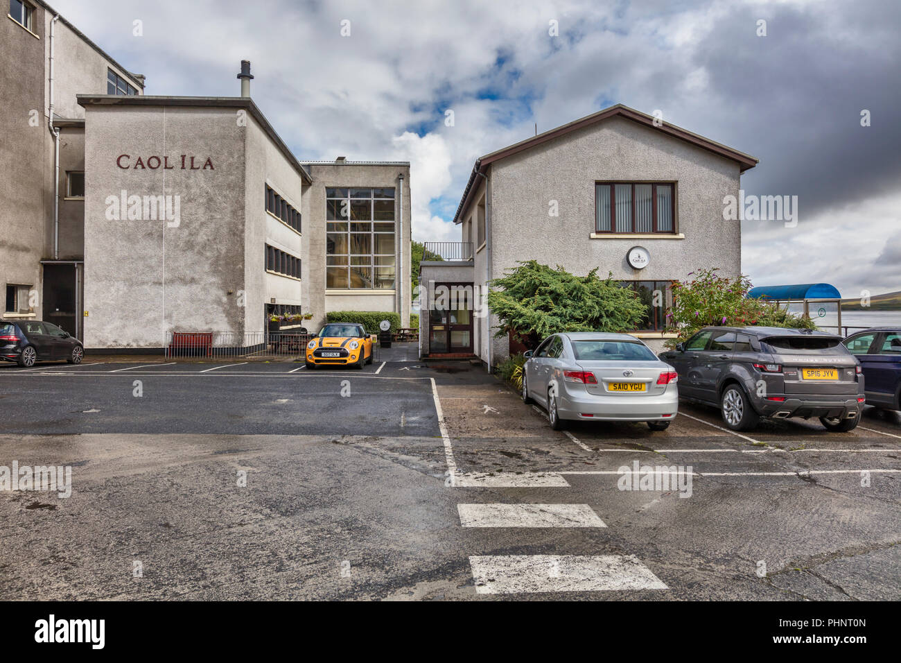 Caol Ila distillery, Islay, Ebridi Interne, Argyll, Scotland, Regno Unito Foto Stock