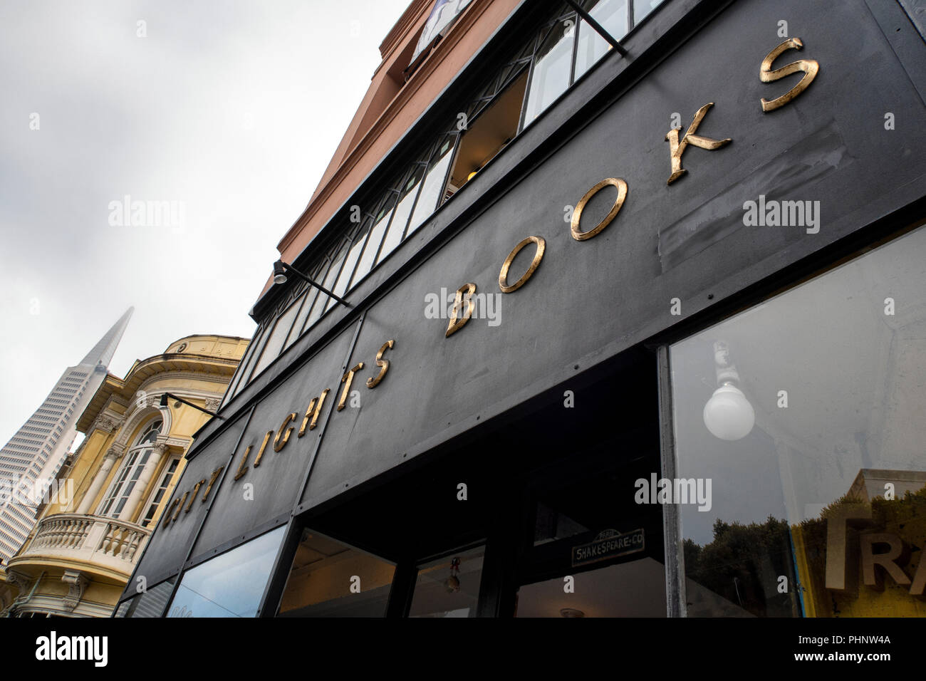 Luci della città di libri è una libreria indipendente-editore combinazione a San Francisco, California. Foto Stock
