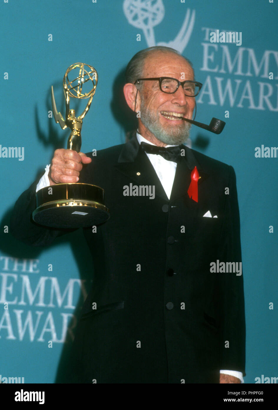 PASADENA, CA - 30 agosto: Attore Hume Cronyn assiste la quarantaquattresima annuale di Primetime Emmy Awards su agosto 30, 1992 a Pasadena Civic Auditorium di Pasadena, in California. Foto di Barry re/Alamy Stock Photo Foto Stock