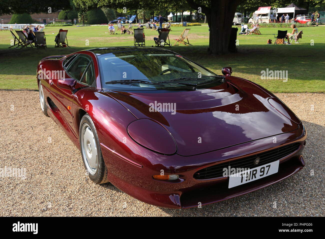 Jaguar XJ220 Coupé (1992), il Concours di eleganza 2018 (Anteprima giorno), 31 agosto 2018. Il Palazzo di Hampton Court, Londra, Regno Unito, Europa Foto Stock