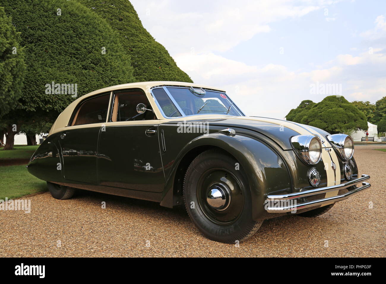 Il Tatra 77 (1935), il Concours di eleganza 2018 (Anteprima giorno), 31 agosto 2018. Il Palazzo di Hampton Court, Londra, Regno Unito, Europa Foto Stock