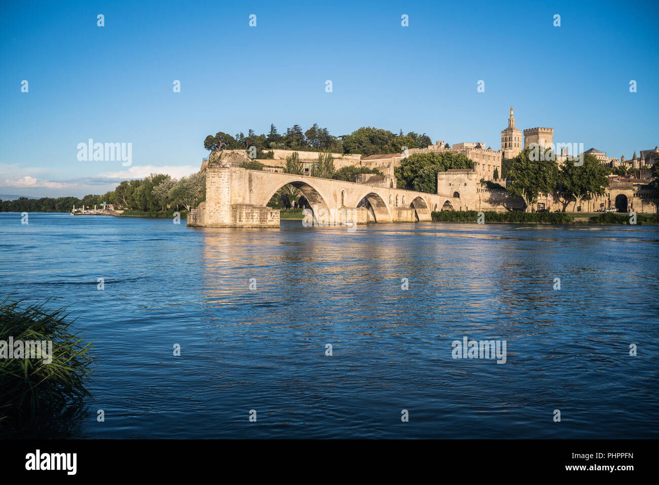Pont St Benezet e Rodano a Avignon Francia Foto Stock