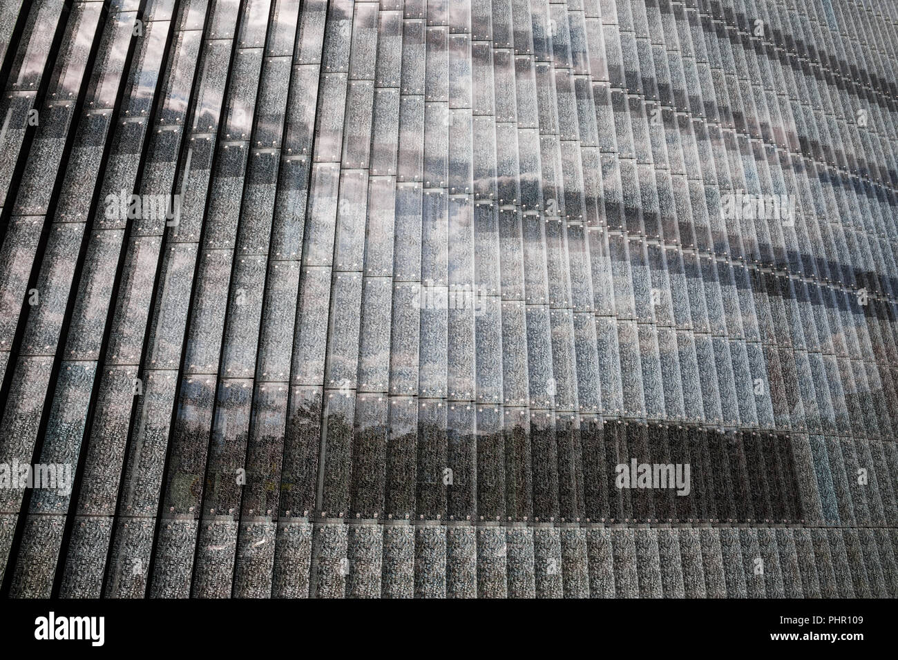 POLIN Museo di storia polacca di ebrei nella città di Varsavia, Polonia, abstract facciata di vetro, architettura postmoderna di Rainer Mahlamäki e Ilmari La Foto Stock