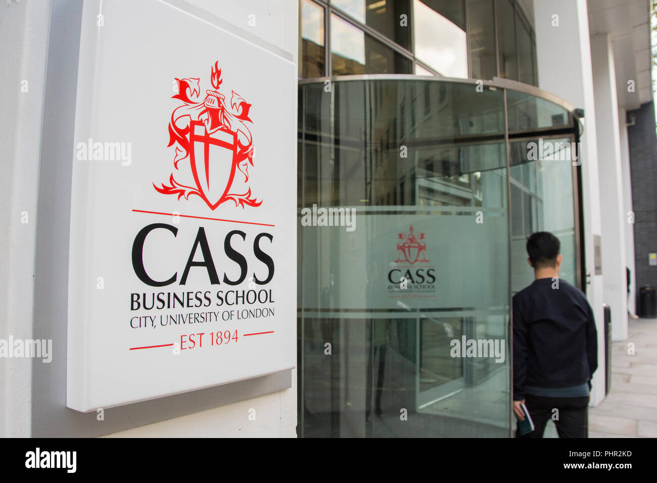 Segnaletica esterna alla CASS Business School, alla City University, alla Bunhill Row, Londra, EC1, Regno Unito Foto Stock