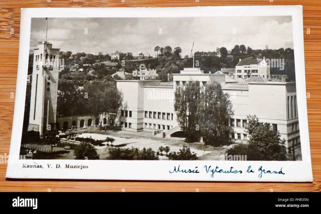 Vintage in bianco e nero che mostra cartolina Kaunas V.D Muziejus, musica Vytautas La Grand, Lituania Foto Stock