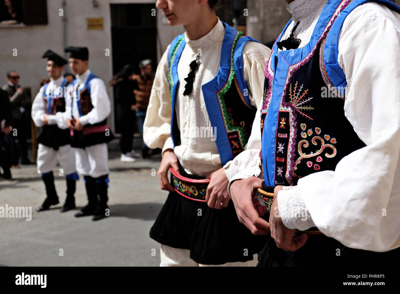 1 maggio 2016 - 360° edizione di Sant'Efisio religioso/folk processione. Audacemente ragazzi Foto Stock
