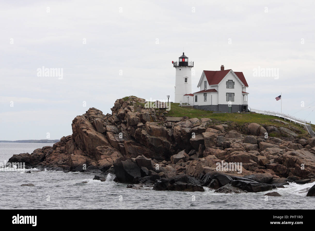 Cape Neddick 'Nubble' Faro, York Beach, Maine, Costa Atlantica, Stati Uniti con keeper's house Foto Stock