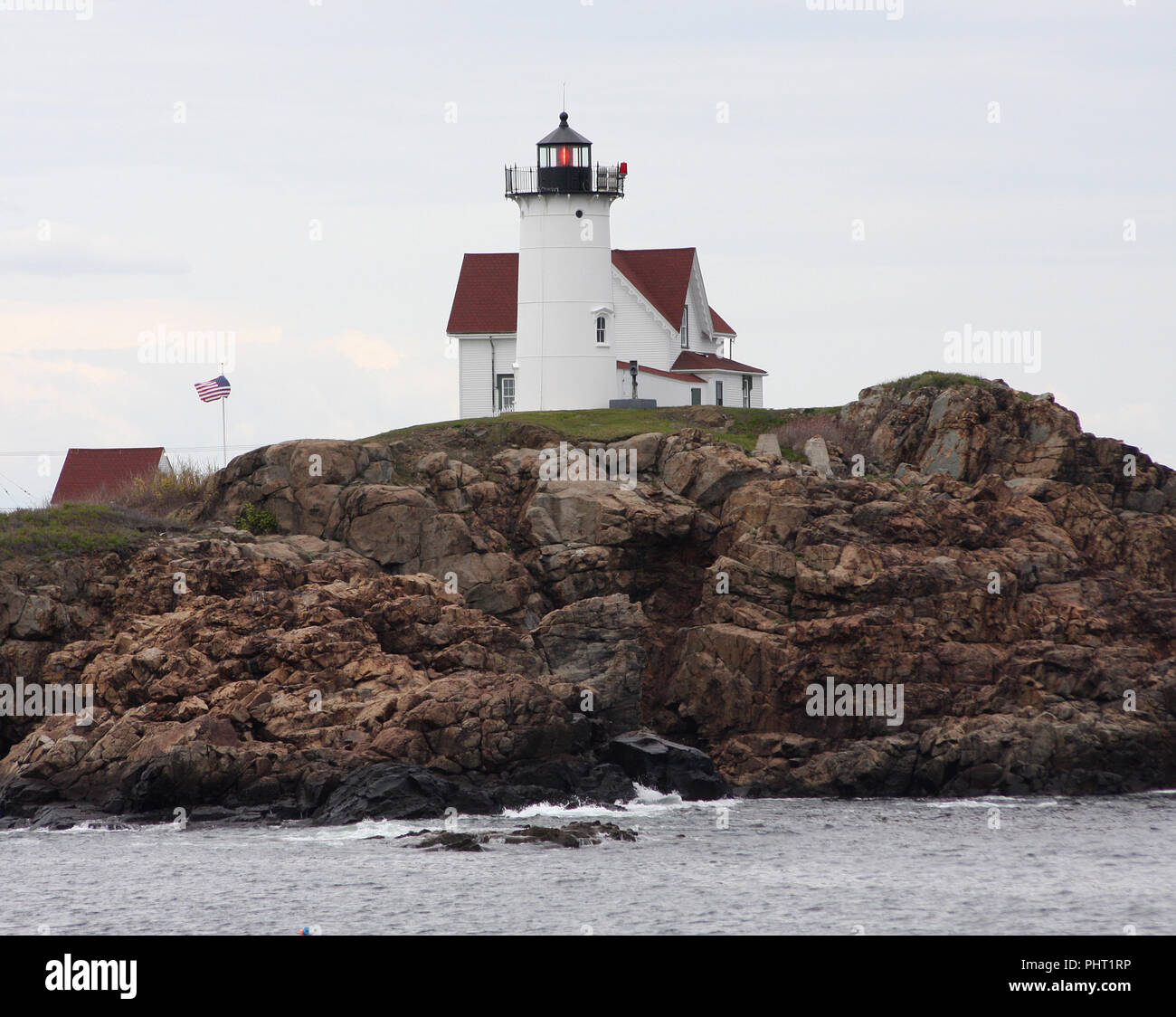 Cape Neddick 'Nubble' Faro, York Beach, Maine, Costa Atlantica, Stati Uniti con keeper's house Foto Stock