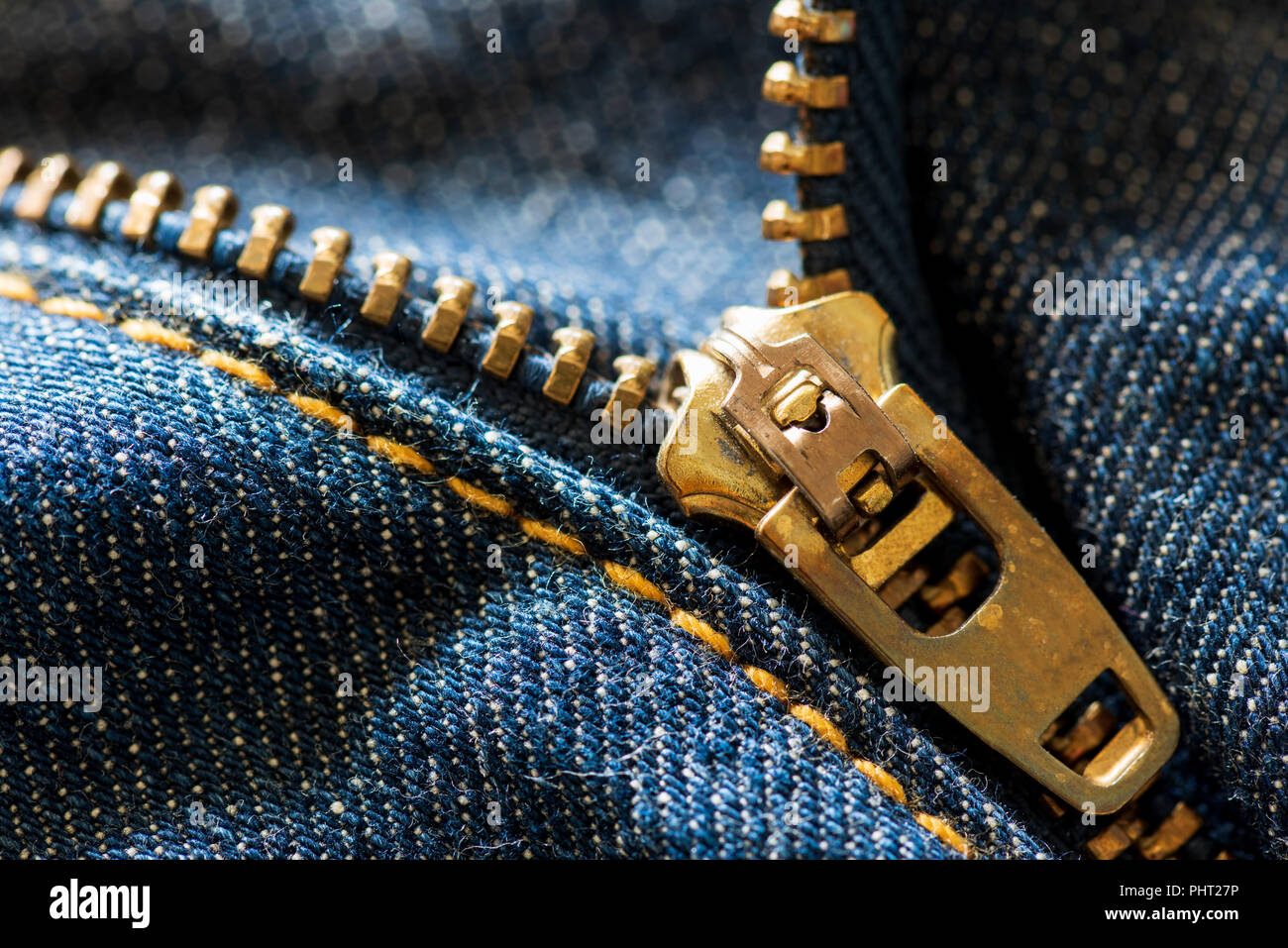 Close up jeans blu zipper Foto Stock