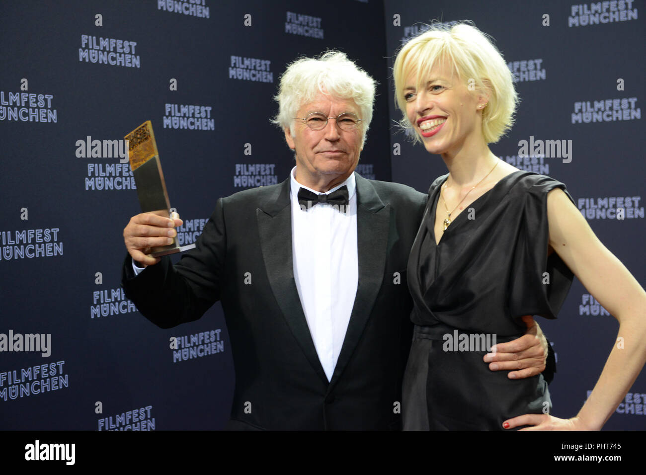 Direttore Annaud Jean-Jaques riceve il premio CineMerit al Filmfest München 2015 Foto Stock