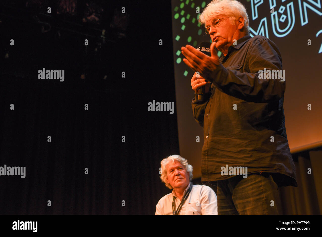 Filmfest 2015, Jean-Jaques Annaud assiste un panel di discussione al Filmfest München Foto Stock
