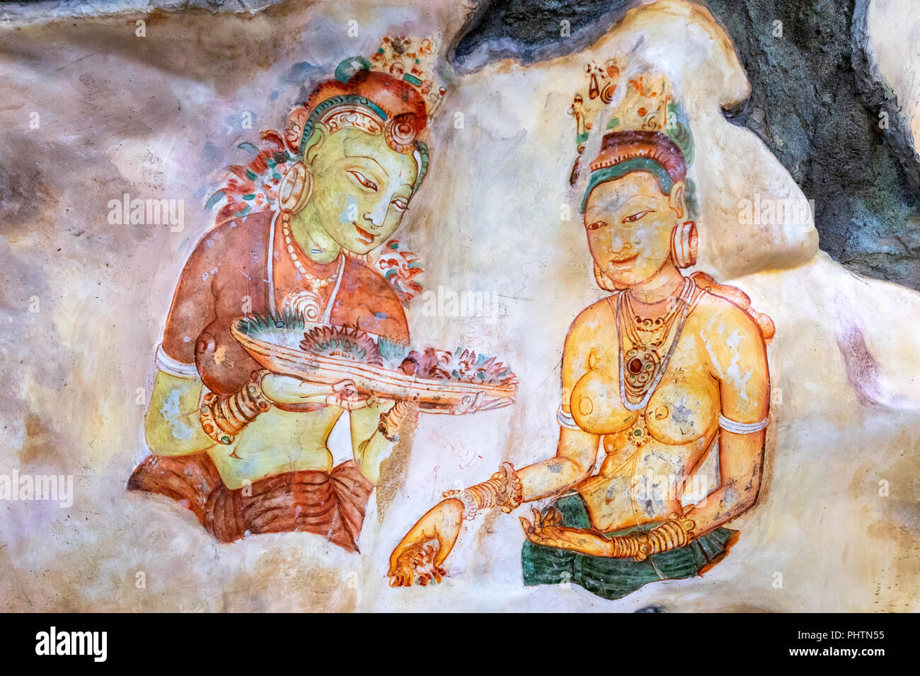 Replica dei famosi dipinti murali a Sigiriya, Museo di Sigiriya, Sigiriya, Sri Lanka Foto Stock