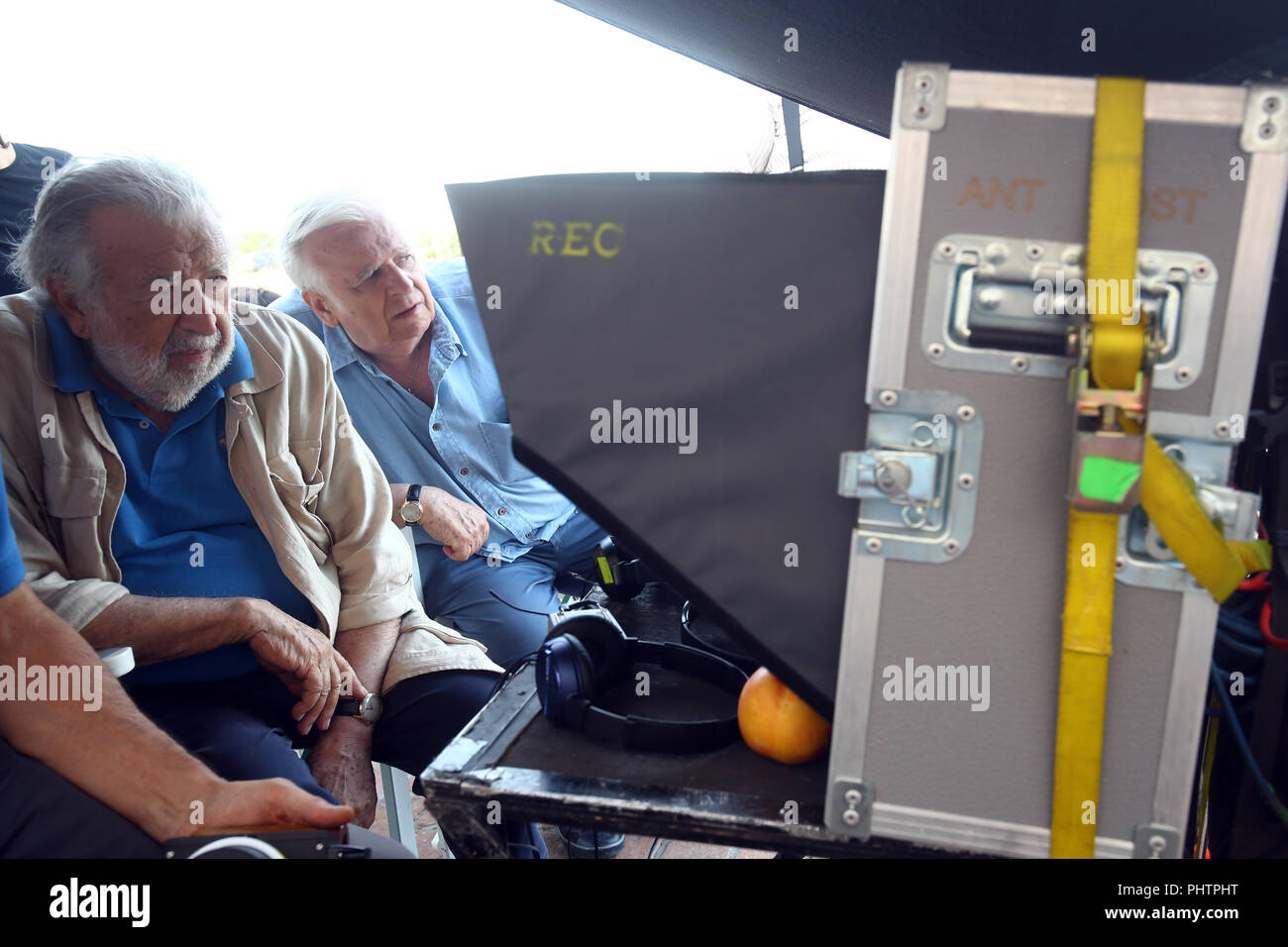 Il regista italiano Pupi AVATI (sinistra) con il suo fratello e produttore di film ANTONIO AVATI (a destra) il regista italiano Pupi Avati film il suo nuovo film 'SIGNOR D Foto Stock