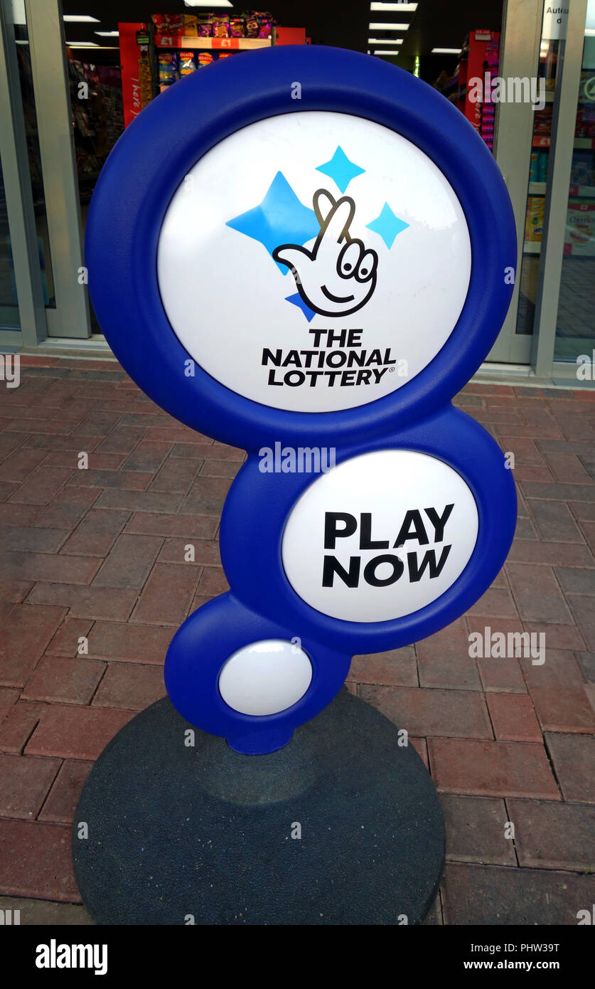 Pubblicità al di fuori del nuovo negozio di unità al nuovo complesso a Rotherham. Foto Stock