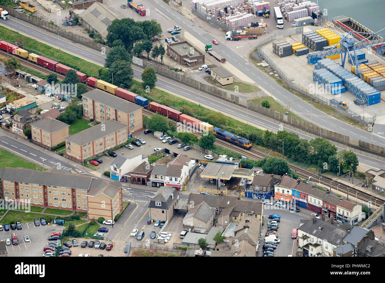 Vista aerea del contenitore treno merci a Tilbury, sud-est dell' Inghilterra, Regno Unito Foto Stock