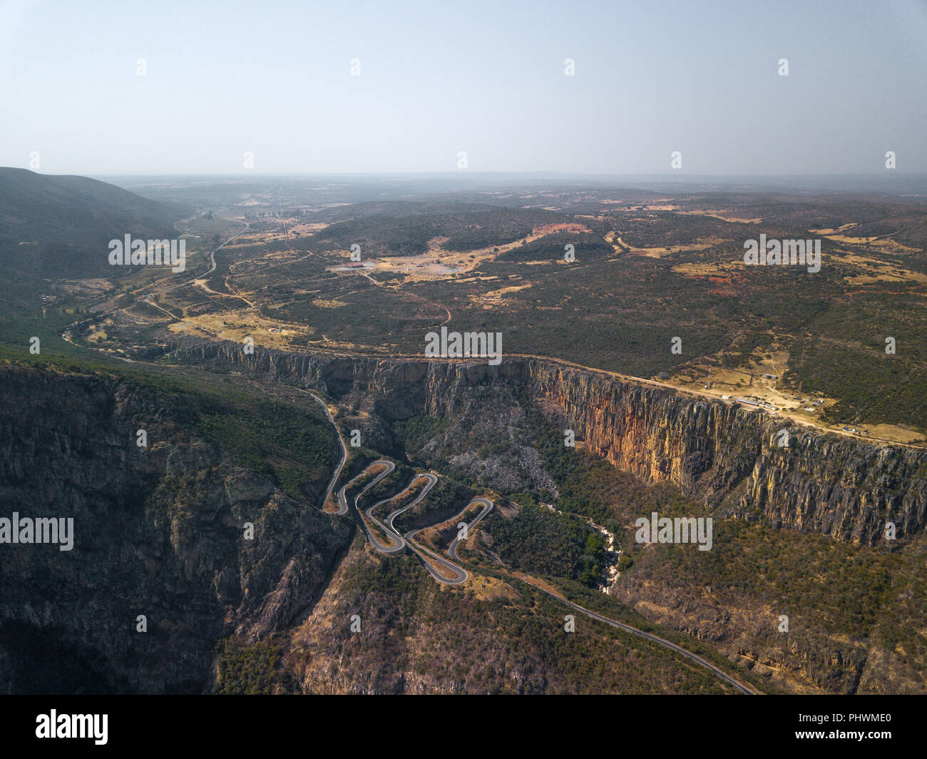 Vista aerea della strada a Serra da Leba, Provincia di Huila, Humpata, Angola Foto Stock