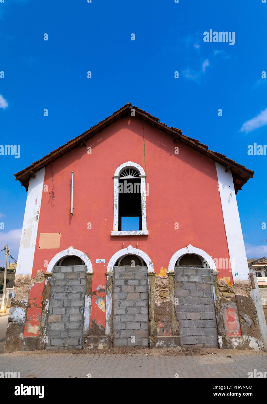 Portoghese vecchia casa coloniale, provincia di Benguela, Catumbela, Angola Foto Stock