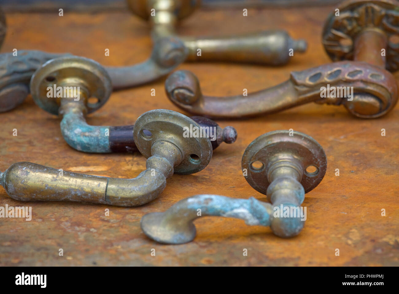 Ottone Vintage maniglie della porta Foto Stock