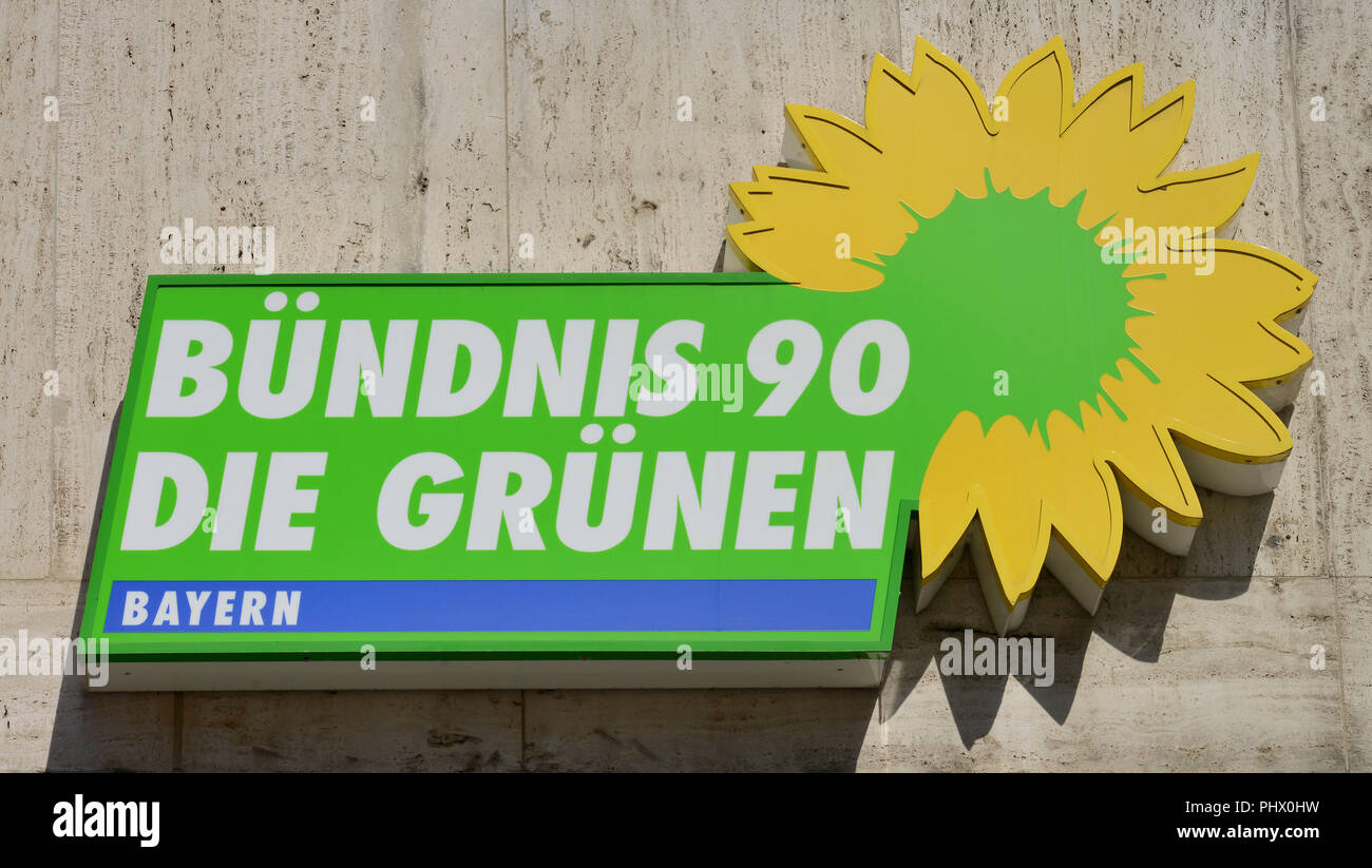 Logo 'Die Gruenen', Sendlinger Tor, Monaco di Baviera, Deutschland Foto Stock