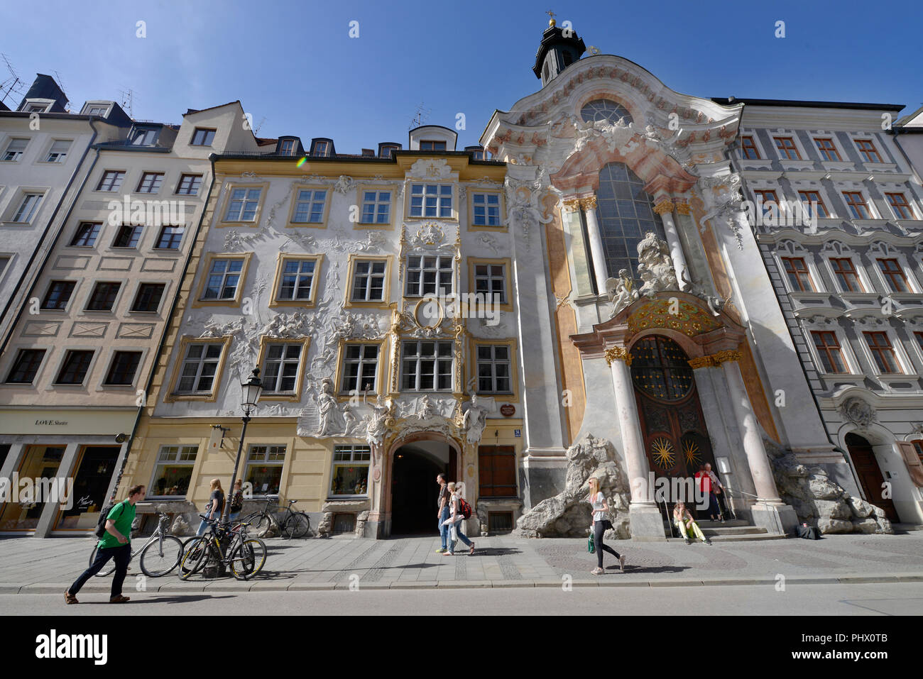 Asamhaus, Asamkirche, Sendlinger Strasse, Monaco di Baviera, Deutschland Foto Stock