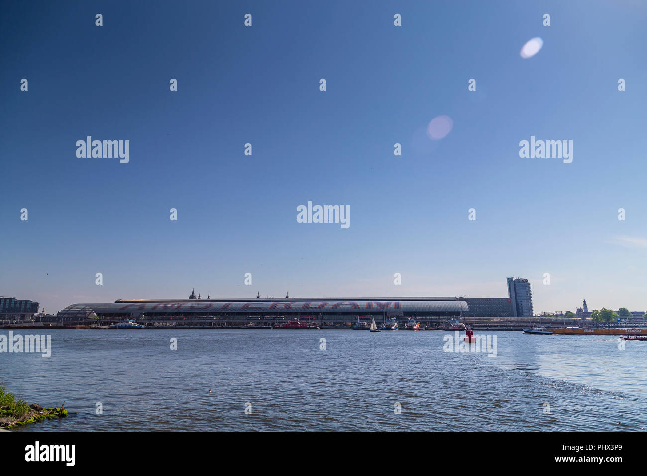 'Amsterdam Centraal stazione ferroviaria di Amsterdam, Paesi Bassi Foto Stock
