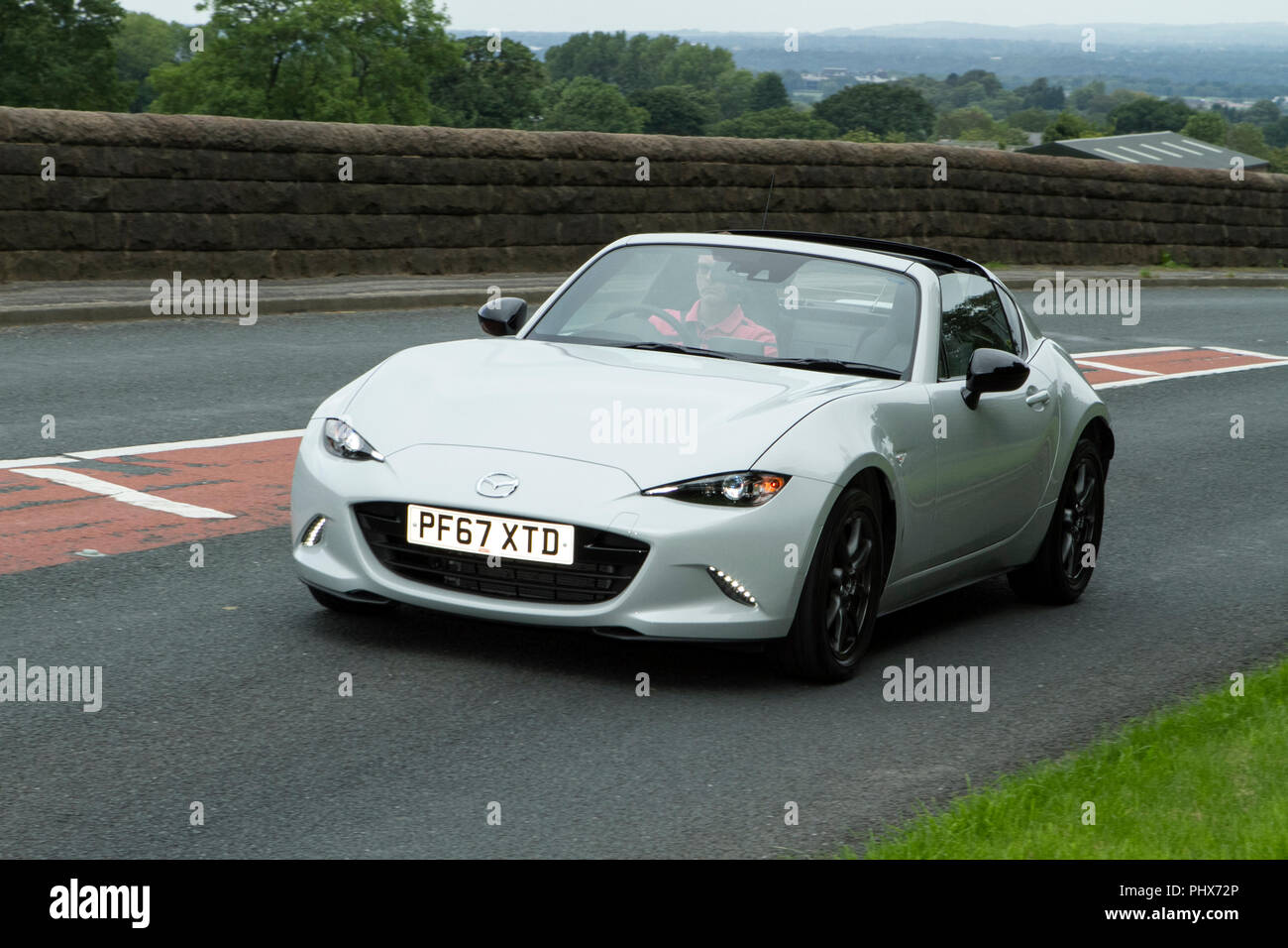 Mazda MX-5 a Hoghton Tower annuale di classic vintage rally auto Foto Stock