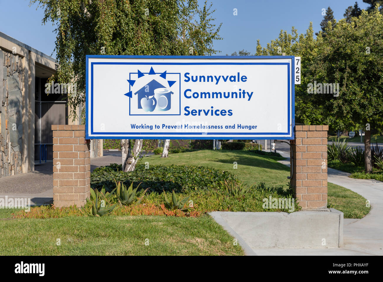 Sunnyvale servizi comunitari - lavorando per prevenire il fenomeno dei senzatetto e della fame, segno; Sunnyvale, California Foto Stock