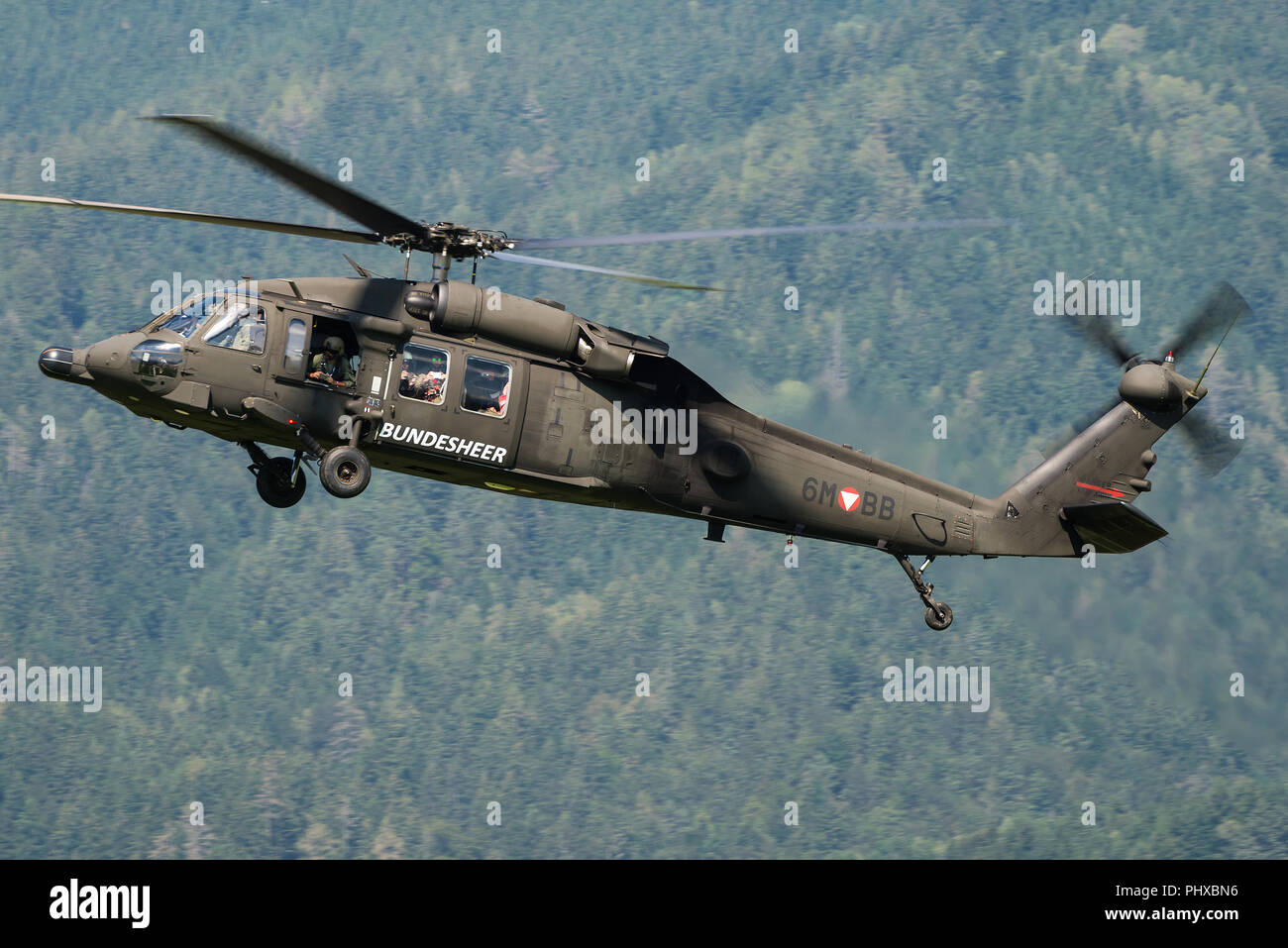 Un Sikorsky S-70 militare elicottero trasporto austriache della Air Force. Foto Stock