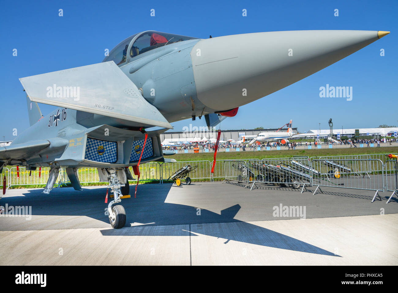 Eurofighter Typhoon EF2000, Freiflaeche, Besucher, ILA 2018, Schoenefeld, Brandeburgo, Deutschland Foto Stock