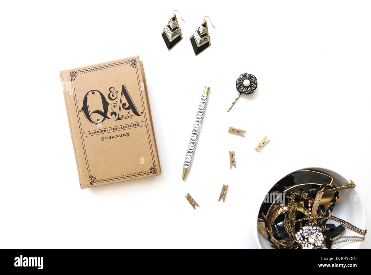 Nero e oro Flatlay Desk per i blogger Foto Stock